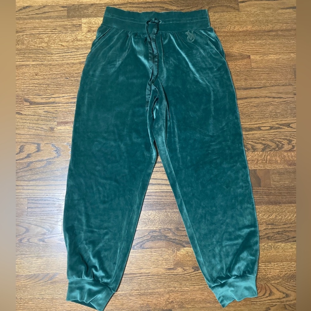 Victoria’s Secret- Velour Jogger - size M